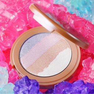 Tarte Limited Edition Rainbow Glow Highlighter in Spellbound Glow